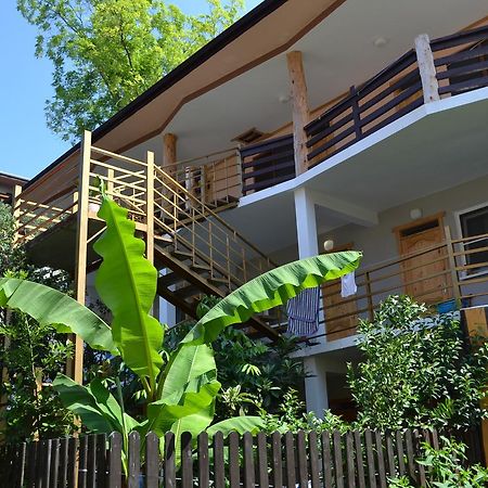 Sun Hotel Guest House Pizunda Ngoại thất bức ảnh
