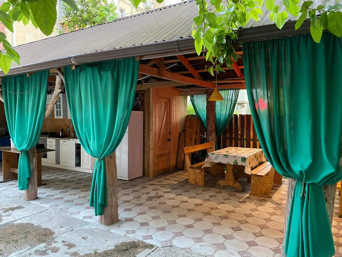 Sun Hotel Guest House Pizunda Ngoại thất bức ảnh