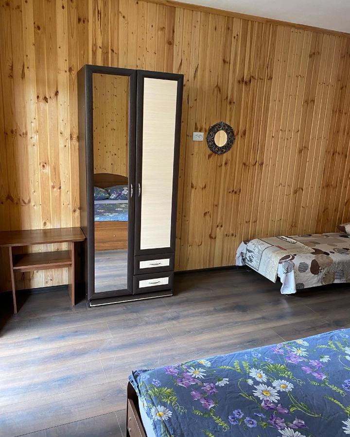 Sun Hotel Guest House Pizunda Ngoại thất bức ảnh