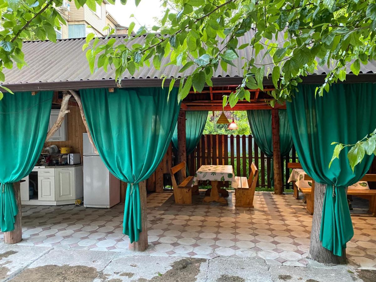 Sun Hotel Guest House Pizunda Ngoại thất bức ảnh