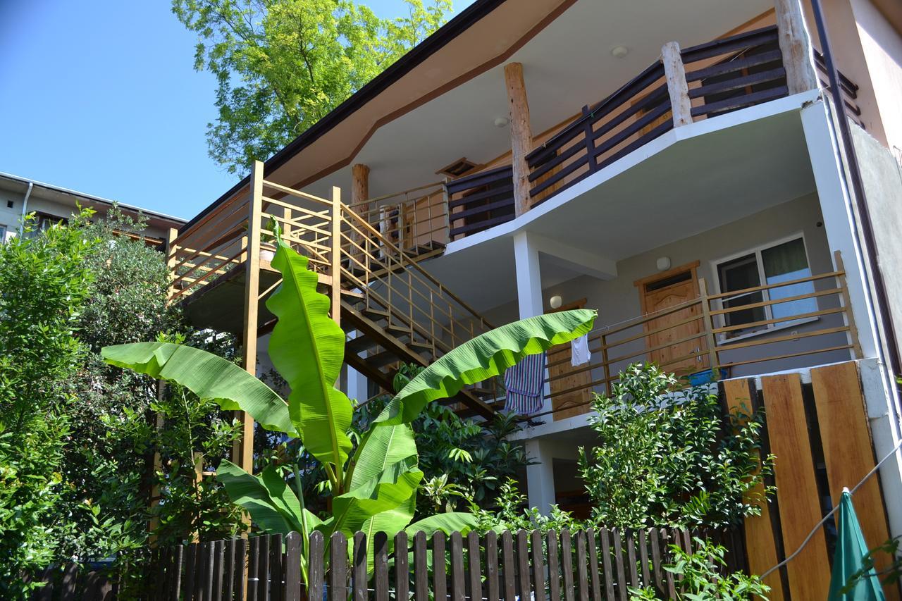 Sun Hotel Guest House Pizunda Ngoại thất bức ảnh