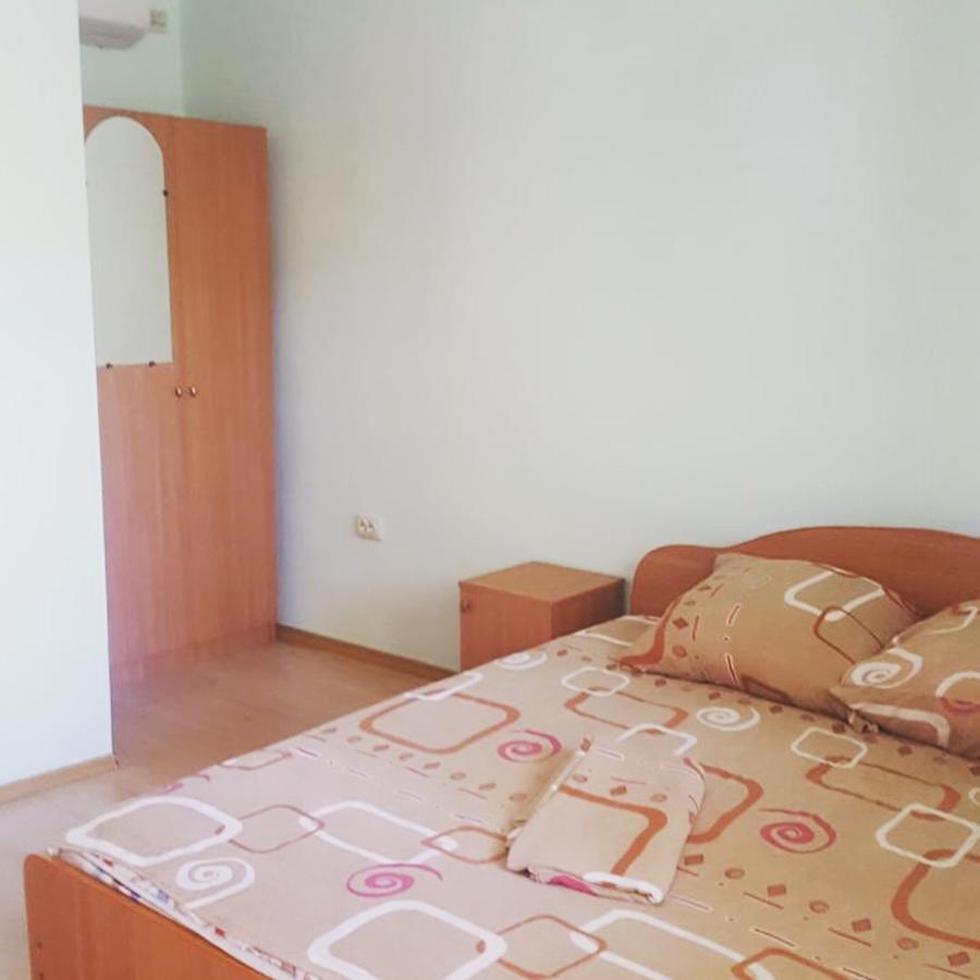 Sun Hotel Guest House Pizunda Ngoại thất bức ảnh